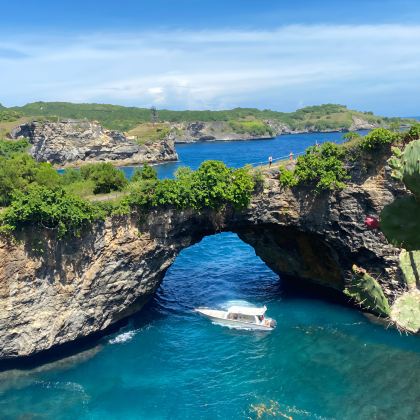 印度尼西亚巴厘岛+泗水+布罗莫火山+伊真火山8日6晚私家团