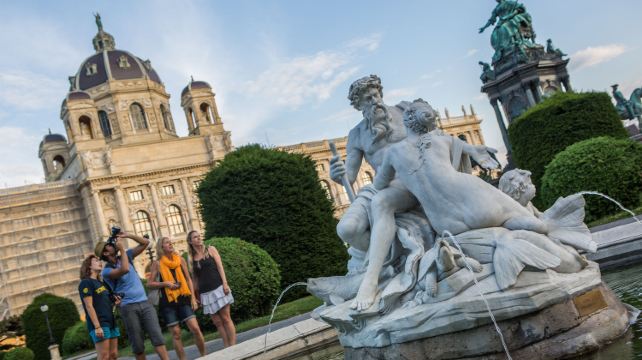 14-Day Eastern Europe Discovery Tour·Berlin, Prague, Vienna and Budapest