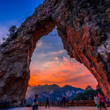 河南郑州+洛阳+开封+新乡南太行旅游度假区+老君山景区8日7晚私家团