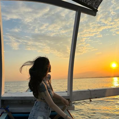 巴厘岛+罗威纳海滩+乌布6日5晚拼小团