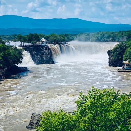 牡丹江横道河子镇+镜泊湖风景区+火山口国家森林公园2日1晚跟团游