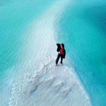 兰州+青海湖景区+茶卡盐湖+大柴旦翡翠湖旅游景区+敦煌鸣沙山月牙泉+嘉峪关+西宁8日7晚跟团游