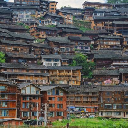 贵州黄果树景区+西江千户苗寨+荔波5日4晚跟团游