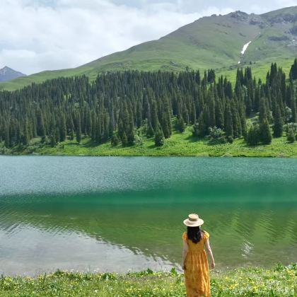 新疆伊犁5日4晚拼小团