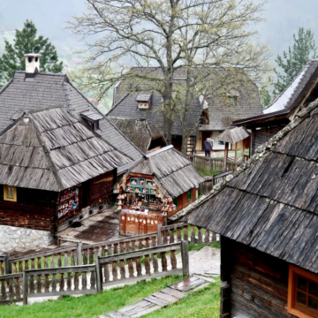 塞尔维亚12日11晚私家团