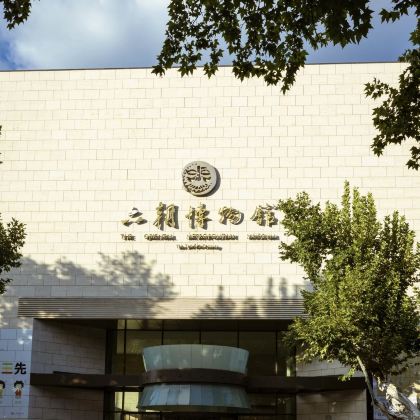 历史人文*总统府+六朝博物馆+鸡鸣寺+玄武湖一日游（导游陪同+门票+午餐+赠送一小时旅拍）拼团不提供接送服务/包团可提供市内接送服务