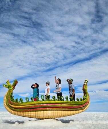 3D2N • 3-Day Salt Tour of Uyuni with Sunset and Lagoons Colorada