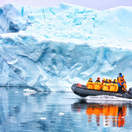 南极洲+阿根廷伊瓜苏国家公园（阿根廷）+巴西伊瓜苏鸟园+乌拉圭科洛尼亚－德尔萨克拉门托24日跟团游