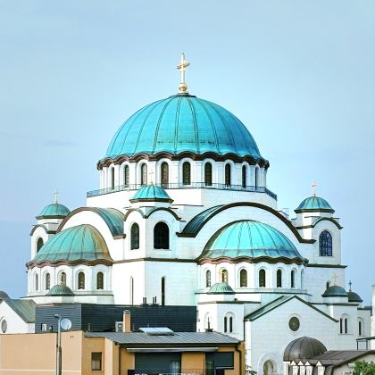 塞尔维亚贝尔格莱德+波黑萨拉热窝+黑山科托尔+杜米托尔国家公园+莫斯塔尔古桥+圣萨瓦教堂+共和国广场+拉丁桥+布德瓦老城7日6晚跟团游