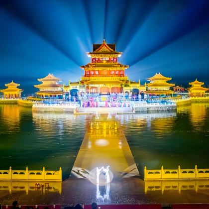 金华+横店影视城+横店影视城秦王宫园区+横店影视城清明上河图园区+横店影视城明清宫苑园区+横店影视城广州街·香港街园区+横店圆明新园·春苑4日3晚私家团