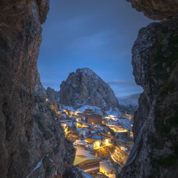 萨普神山+甘丹寺+祥格拉冰川+孜珠寺7日6晚拼小团