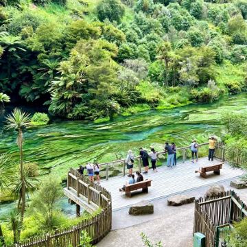 新西兰奥克兰+使命湾+怀托摩萤火虫洞+霍比特村+怀·欧·塔普地热仙境+科罗曼德尔半岛7日6晚拼小团