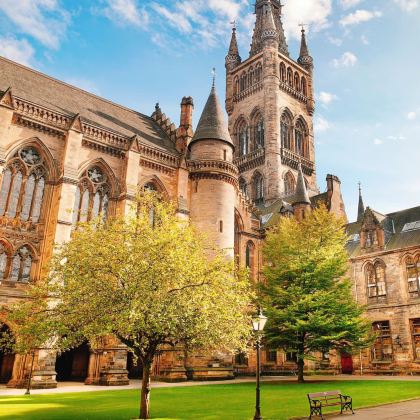 英国爱丁堡+格拉斯哥+洛蒙德湖+格伦科峡谷+格伦菲南高架桥+尼斯湖+皮特洛赫里+圣安德鲁斯7日6晚私家团