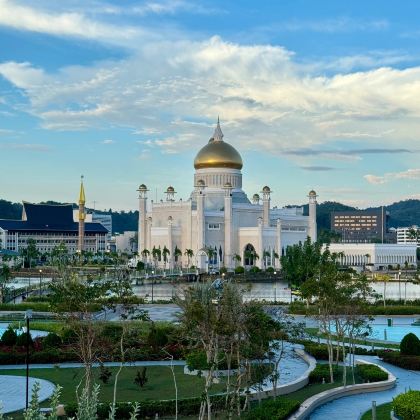 文莱达鲁萨兰国+乌鲁淡布隆国家公园+杰米清真寺+Serasa Beach+文莱河红树林6日5晚私家团