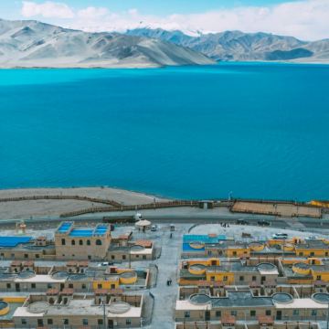 新疆乌鲁木齐+南疆+北疆+伊犁+喀什市+那拉提旅游风景区+帕米尔高原+赛里木湖13日12晚私家团