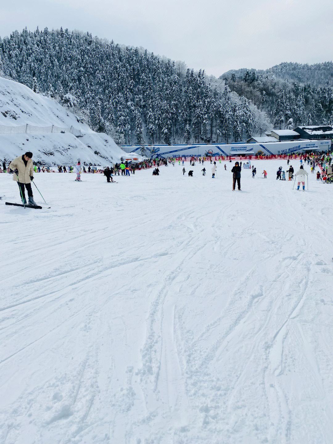 浙江大明山滑雪场图片