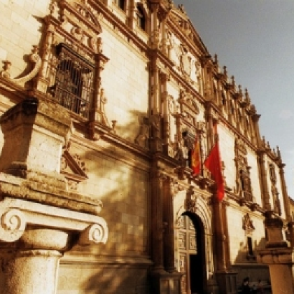 西班牙阿尔卡拉大学+萨拉曼卡大学+埃斯科里亚尔修道院4日3晚跟团游