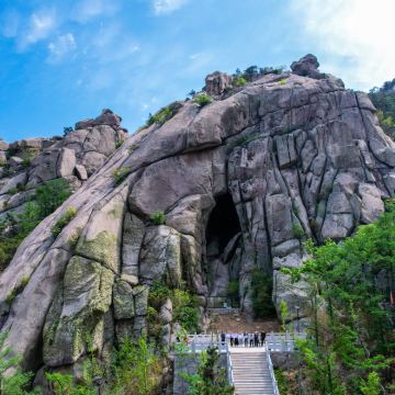 山东济南+泰山风景区+青岛+威海+烟台+大连8日7晚跟团游