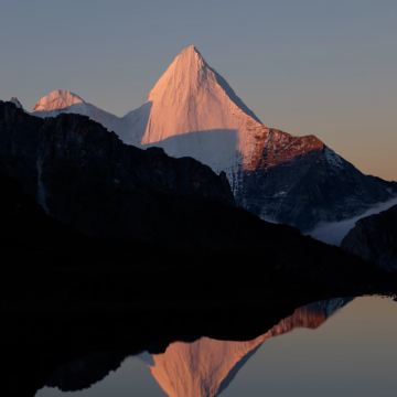 稻城亚丁+四姑娘山景区+鱼子西6日5晚拼小团