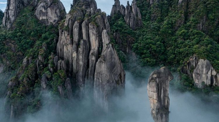 4-day 3-night · Private Tour · JiangxiVagoo Scenic Area + Mount Sanqing + Jingdezhen + Wuyuan Huangling
