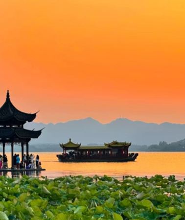 6天5晚 • 華東地區＋揚州＋烏鎮＋上海 - 9人VIP小團 全程5鑽住宿 贈千秋粉黛表演＋遊船漢服體驗 24小時接送