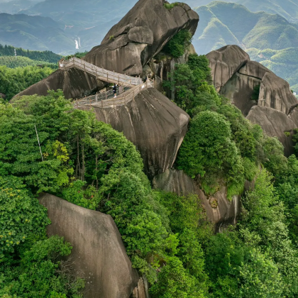 衢州+江郎山风景名胜区+廿八都古镇+根宫佛国文化旅游区+龙游石窟+衢州孔氏南宗家庙5日4晚私家团