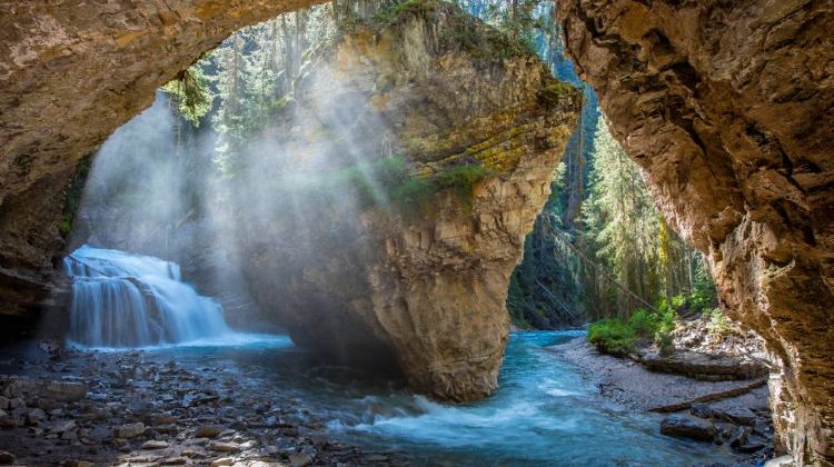 8-Day VIA Rail Rockies Tour from Vancouver·Kamloops, Jasper, Banff, Lake Louise and Revelstoke / Salmon Arm