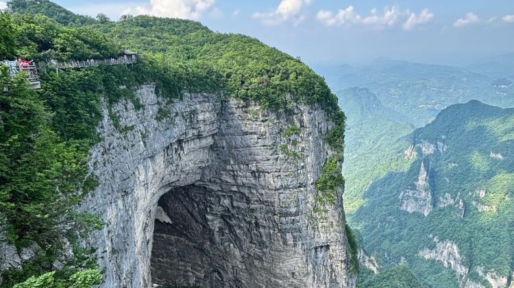 6D5N · Private Tours · Zhangjiajie National Forest Park + Zhangjiajie Grand Canyon (Glass Bridge) + Baofeng Lake + Tianmen Mountain National Forest Park + Fenghuang Ancient Town
