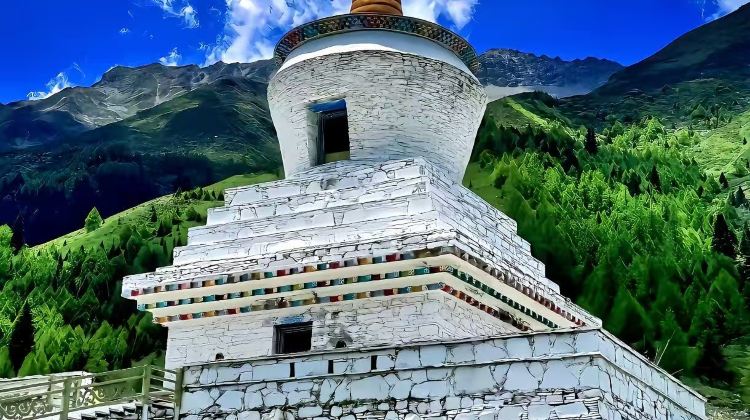 5D4N · Private Tours · Western Sichuan for Nature Lovers: Daocheng Yading, Mount Siguniang, Xinduqiao & Yuzixi - Snow Mountains, Tibetan Grasslands & Starry Skies