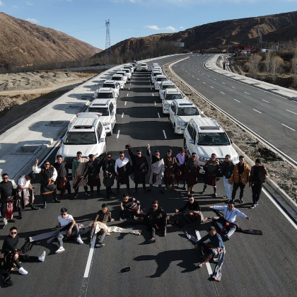 成都+川藏公路+稻城亚丁+林芝+拉萨11日10晚拼小团