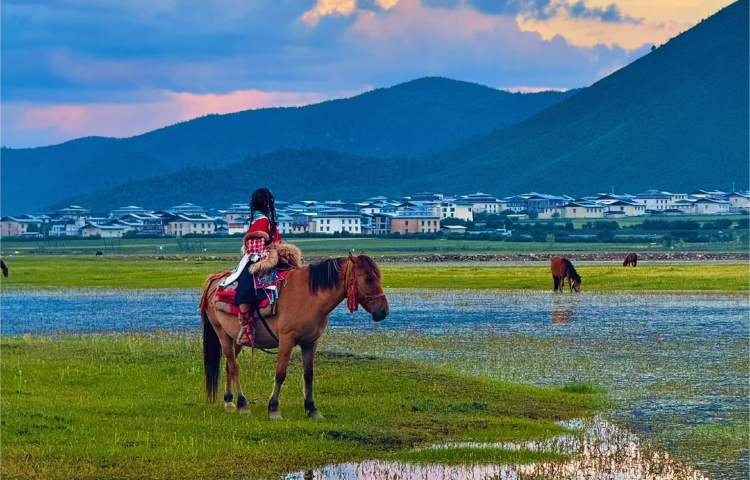8-day 7-night · Private tours · Kunming+Dali+Lijiang+Shangri-La+Yulong Snow Mountain · Travel through the wonders of the Karst Stone Forest and taste the authentic Crossing the Bridge Noodles. Conquer the glacier of Yulong Snow Mountain and encounter the wonderland of Blue Moon Valley. Brave the Tiger Leaping Gorge and experience drawing the intangible cultural heritage thangka.