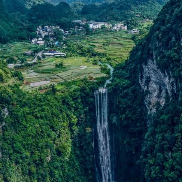 广西南宁+德天跨国瀑布景区+明仕田园+通灵大峡谷+鹅泉4日3晚拼小团