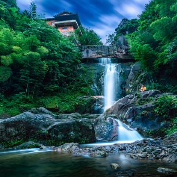 宁波+天台山景区+新昌新昌大佛寺景区+人间弥勒(雪窦寺)4日3晚拼小团