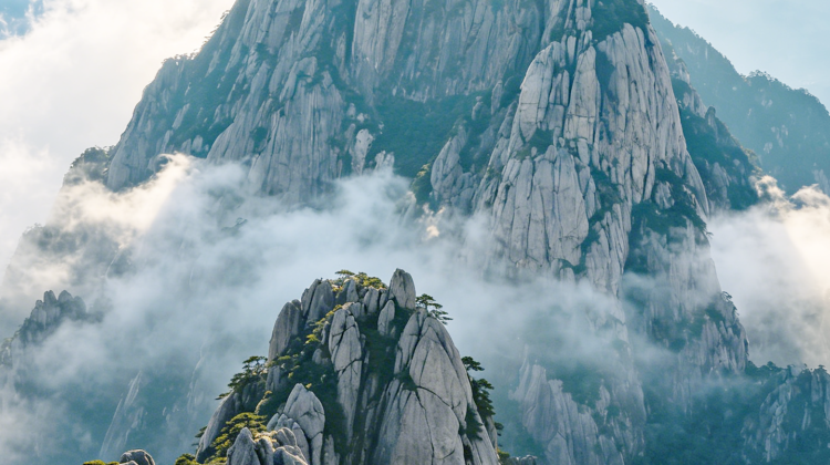3-Day Classic Tour:Huangshan Scenic Area + Hongcun Scenic Area:2 Nights 5-Diamond Hotel. Tickets & Round-trip Cable Car Included, Free Huangshan Shuttle Bus