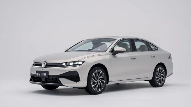 6-Day Harbin & Changbai Mountain Private Tour· Yanji, Tumen Port, Korean Folk Village | Jingbo Lake Scenic Spot | Hengdaohezi Russian Style Town Scenic Area