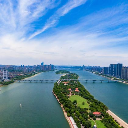 湖南韶山毛泽东同志故居+韶山毛泽东同志纪念馆+刘少奇故里+湖南省博物馆+橘子洲景区+爱晚亭3日2晚跟团游