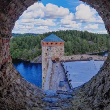 芬兰赫尔辛基+波尔沃古城+萨翁林纳奥拉维城堡+瑞典斯德哥尔摩+爱沙尼亚塔林9日8晚私家团