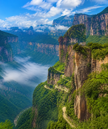 5D4N • Tour Henan's Four Great Ancient Capitals and Unveil the Cliff-Hanging Road of Wanxian and the Yuntai Waterscape