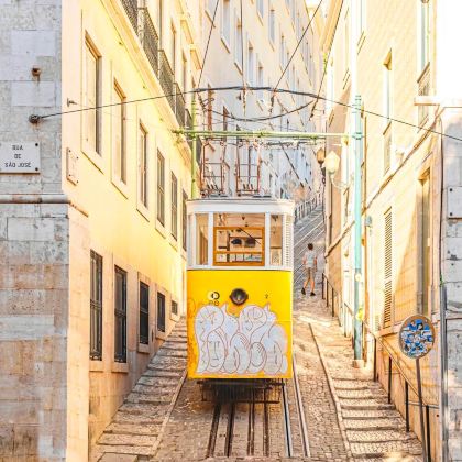 西班牙巴塞罗那+马略卡岛+马德里+葡萄牙波尔图+里斯本15日14晚私家团