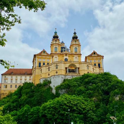 匈牙利+波兰+奥地利+捷克+斯洛伐克12日跟团游