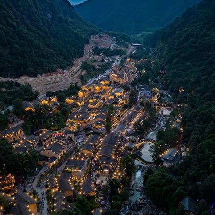 江西南昌+庐山市+婺源+景德镇+三清山风景区+望仙谷6日5晚跟团游