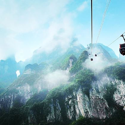 长沙+韶山+张家界+凤凰5日4晚跟团游