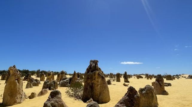 澳大利亞西澳大利亞珀斯+傑拉爾頓+赫特瀉湖3日2晚跟團遊·從粉紅湖到尖峯石陣+邂逅自然與美食的雙重盛宴+整隻西澳大龍蝦+華人司導服務無憂