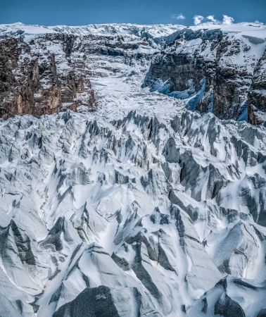 10D9N • Ancient City of Kashi + Bosten Lake + Tianshan Tomur Grand Canyon + Baisha Mountain - Baisha Lake + Muztagh Ata Peak-Karakul Lake Scenic Area + Panlong Ancient Road