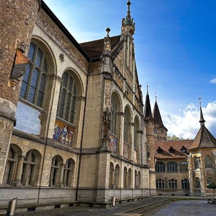 瑞士苏黎世+阿尔卑斯山+卢塞恩湖8日6晚私家团