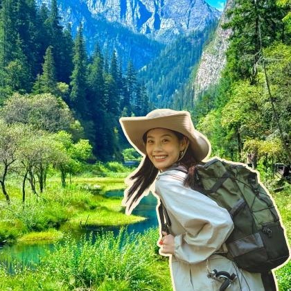 成都+三星堆博物馆+绵阳中华大熊猫苑+九寨沟风景区+黄龙风景名胜区3日2晚跟团游