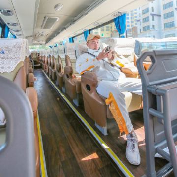 青海湖+茶卡盐湖+敦煌莫高窟+鸣沙山月牙泉+大柴旦翡翠湖旅游景区+张掖七彩丹霞旅游景区8日7晚跟团游