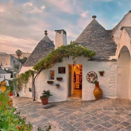 意大利那不勒斯+阿马尔菲海岸+马泰拉+阿尔贝罗贝洛+巴里7日6晚拼小团