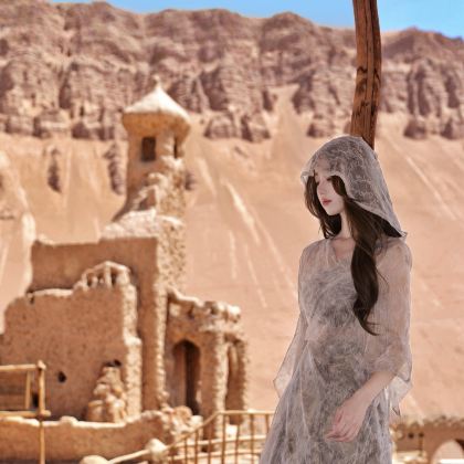 新疆乌鲁木齐+南疆+塔什库尔干+喀什市+库车+帕米尔高原+库尔勒10日9晚拼小团