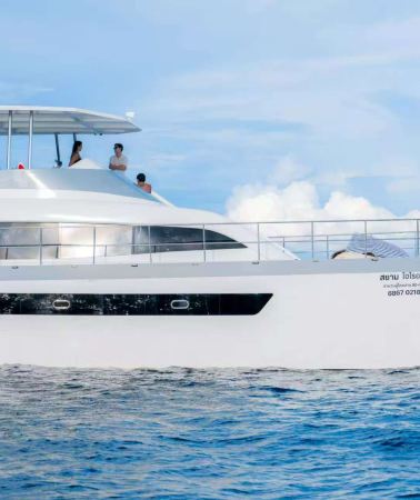 6D5N • Bangkok–Pattaya mini group tour: Enjoy a parasailing experience on a luxury Orion yacht in Pattaya, a five-star island lunch, and a champagne sunset
